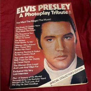 A vintage 1977 Elvis Presley Photoplay Tribute